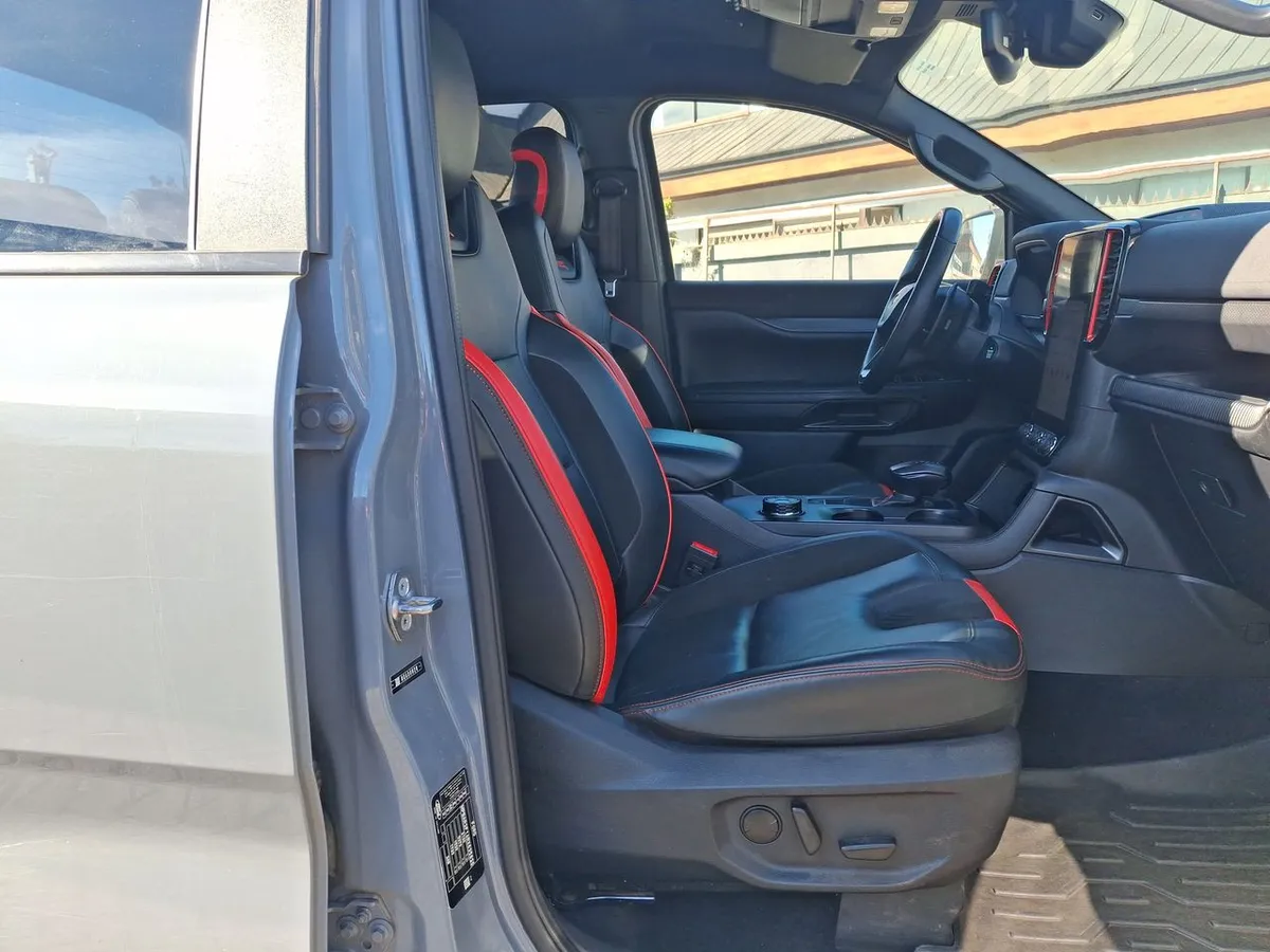 Ford Ranger 3.0t Raptor 4x4 Dob. Cab. At 4p año 2025