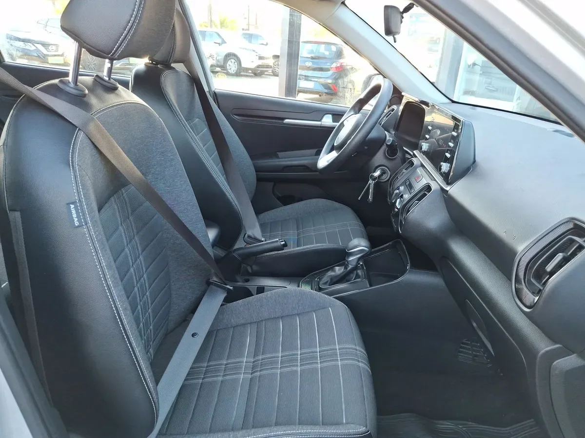 Kia Sonet 1.5 Ex 4x2 Ivt Ri At 5p año 2025