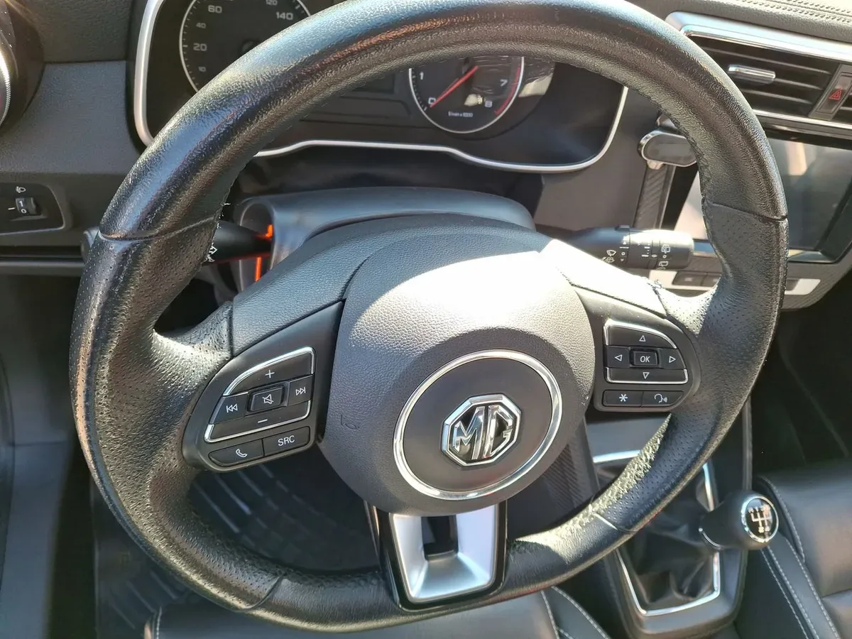 MG Mg Zs 1.5 Comfort 4x2 Mt 5p año 2023