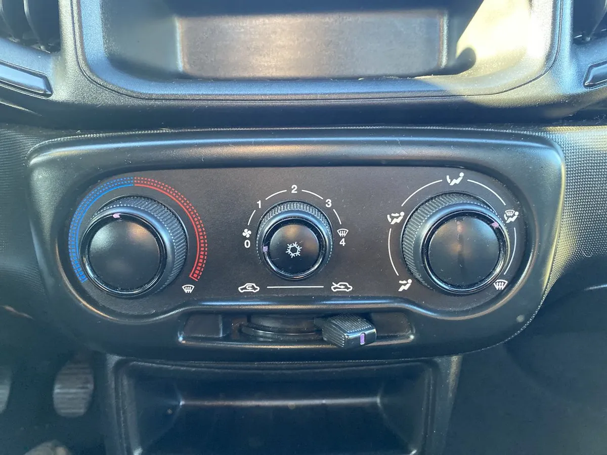 Ram 700 1.4 Slt Cab. Sim. Mt 2p año 2023