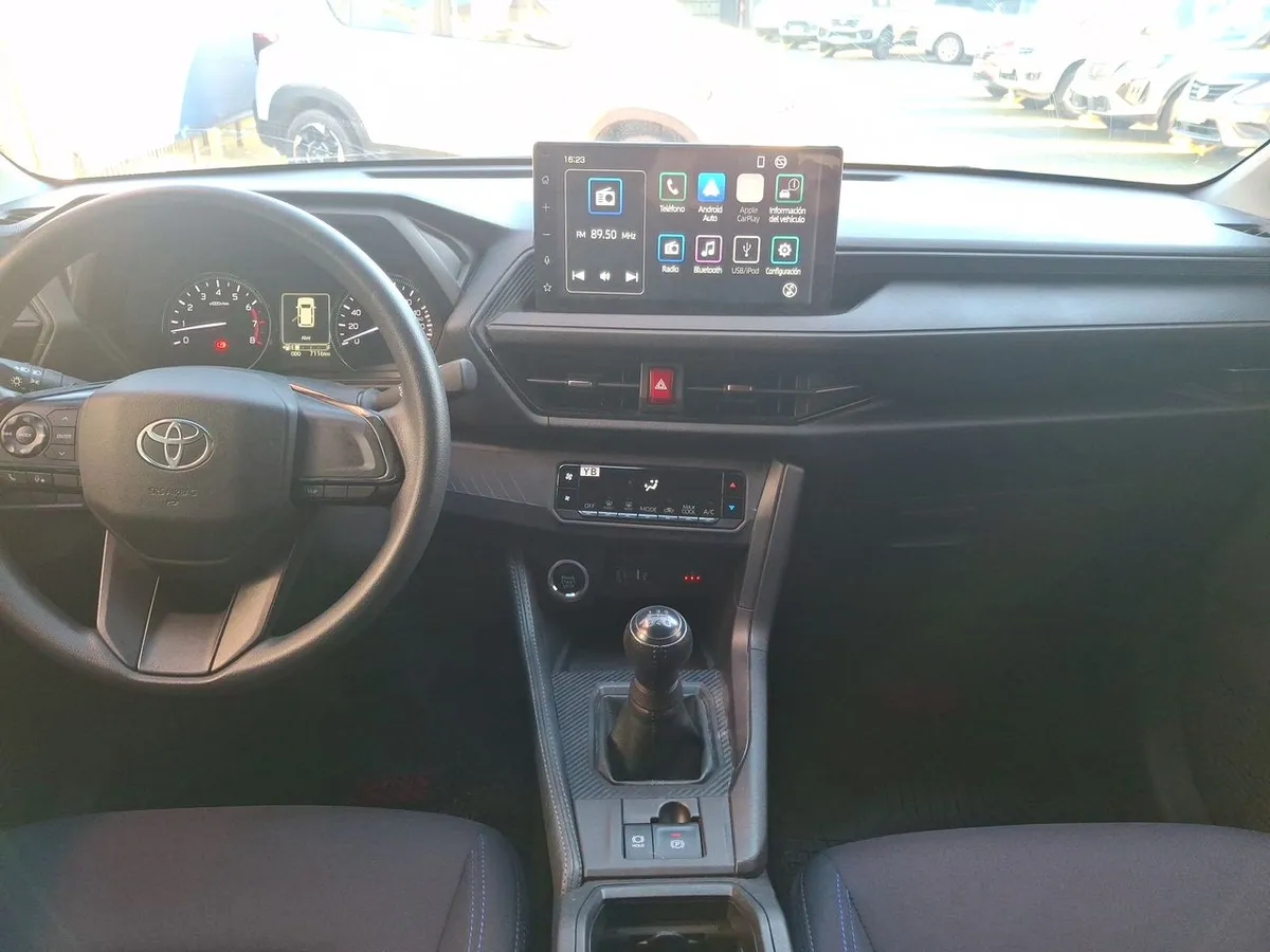 Toyota Yaris Cross 1.5 Xi 4x2 5mt 5p año 2026