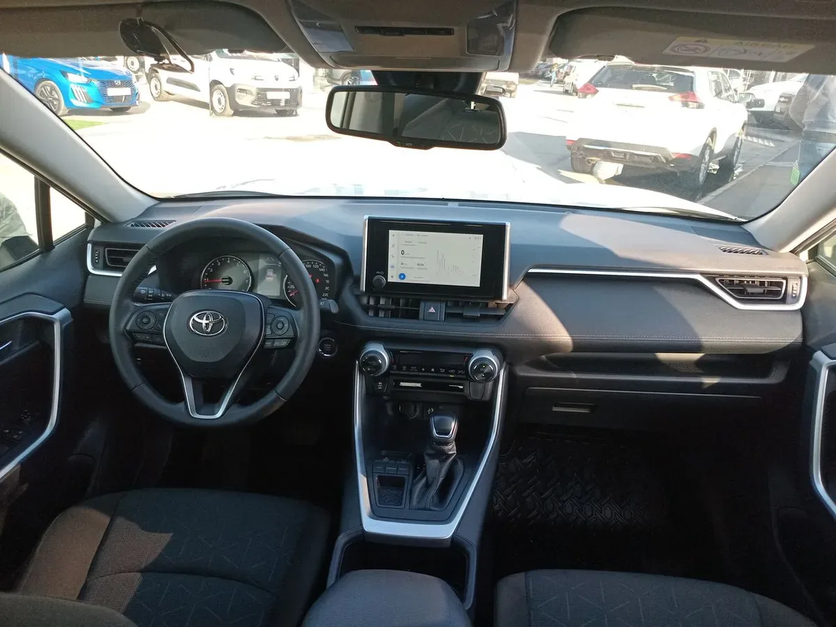 Toyota Rav 4 2.0 Xle 4x2 Cvt At 5p año 2024