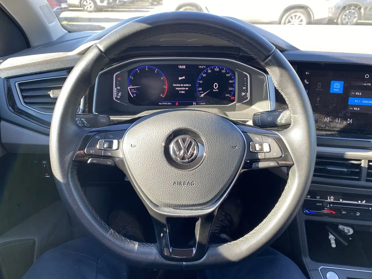 Volkswagen Polo 1.6 Highline 4x2 Hb Mt 5p año 2023