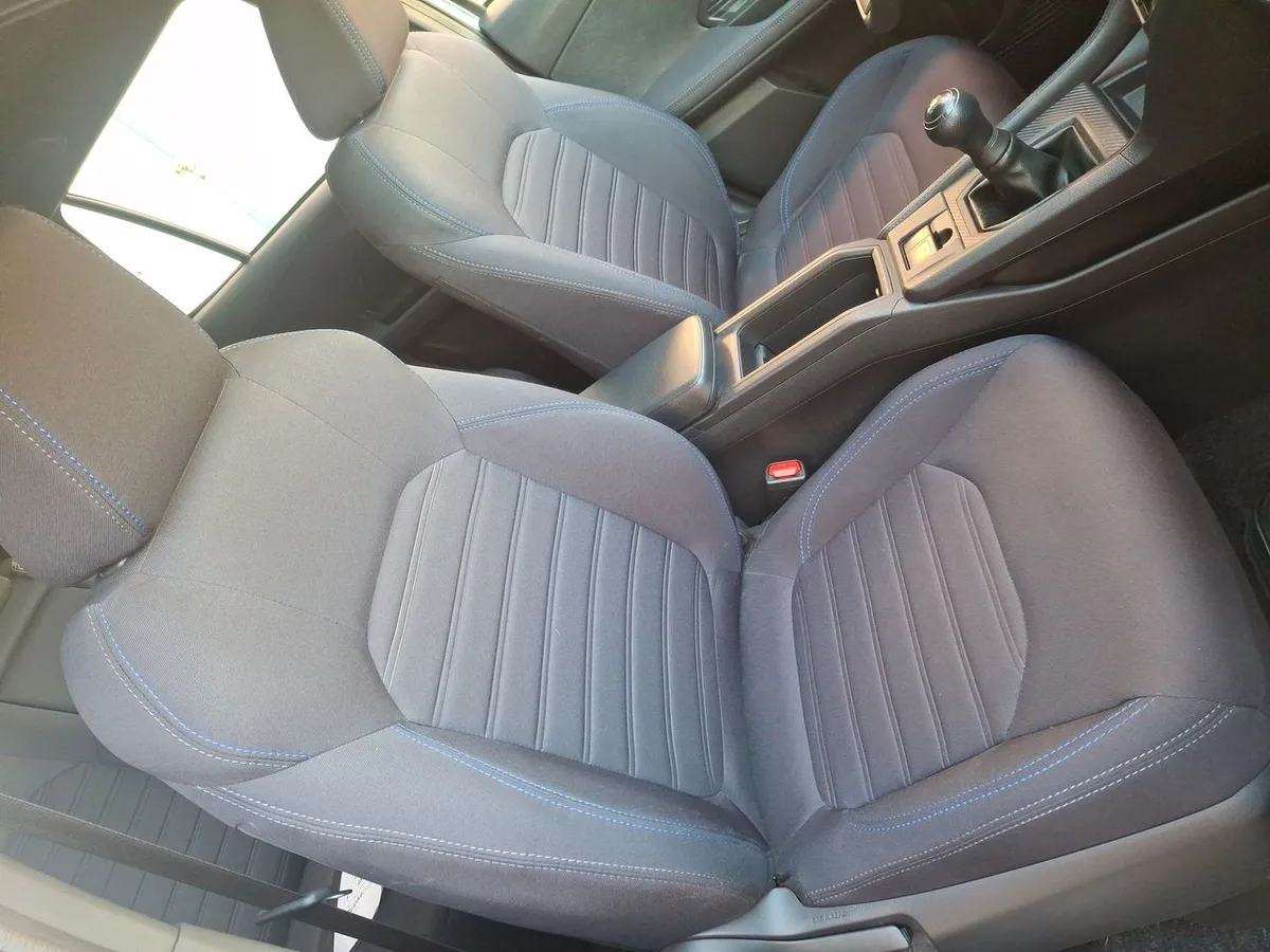Toyota Yaris Cross 1.5 Xi 4x2 5mt 5p año 2026