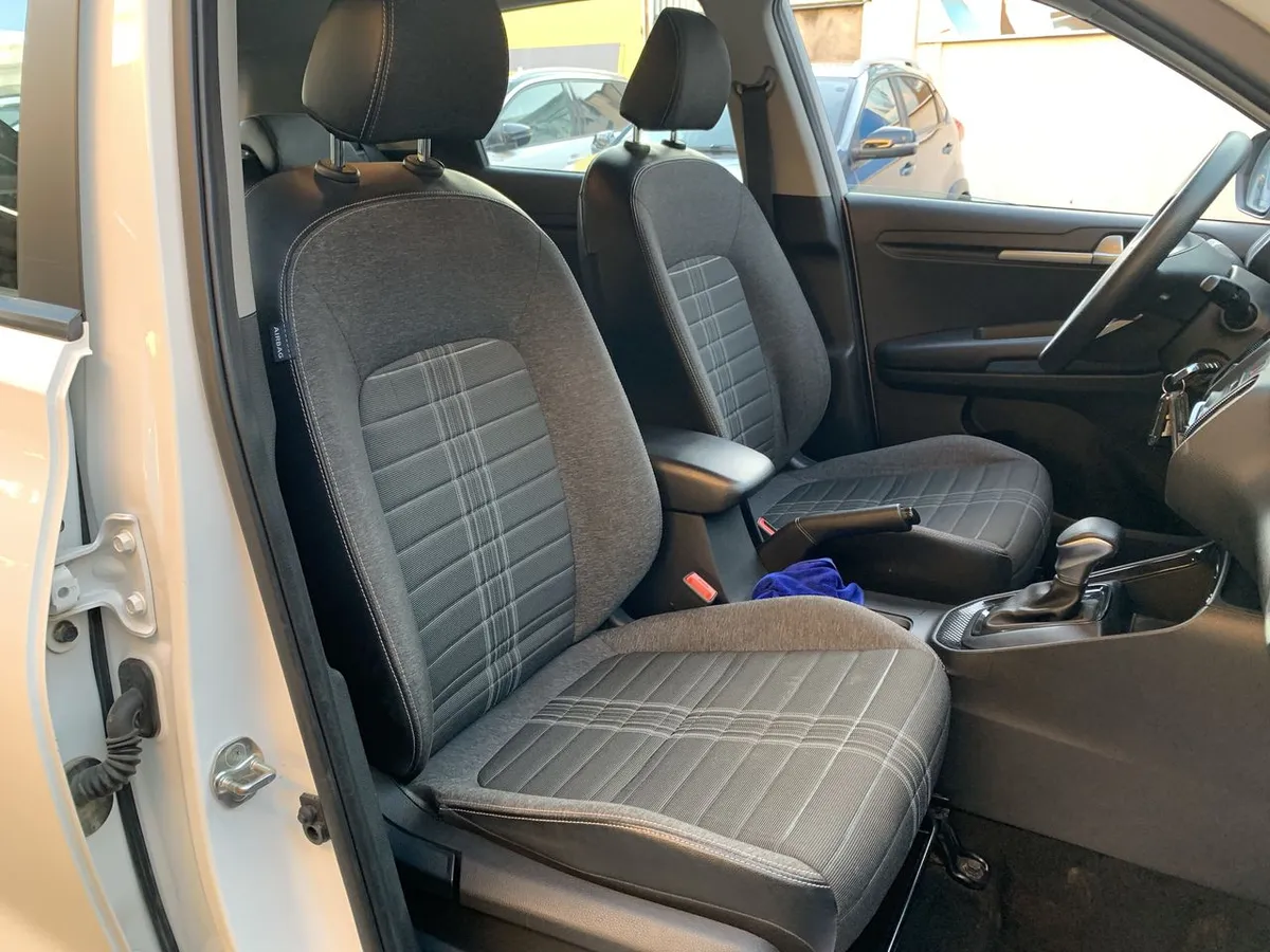 Kia Sonet 1.5 Ex 4x2 Ivt Ri At 5p año 2025