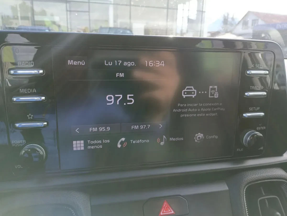 Kia Sonet 1.5 Ex 4x2 Ivt Ri At 5p año 2025