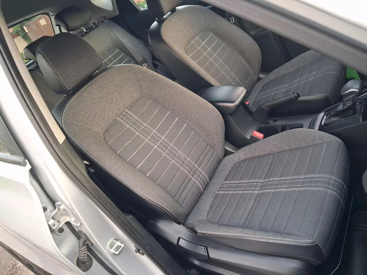 Kia Sonet 1.5 Ex 4x2 Ivt Ri At 5p año 2025