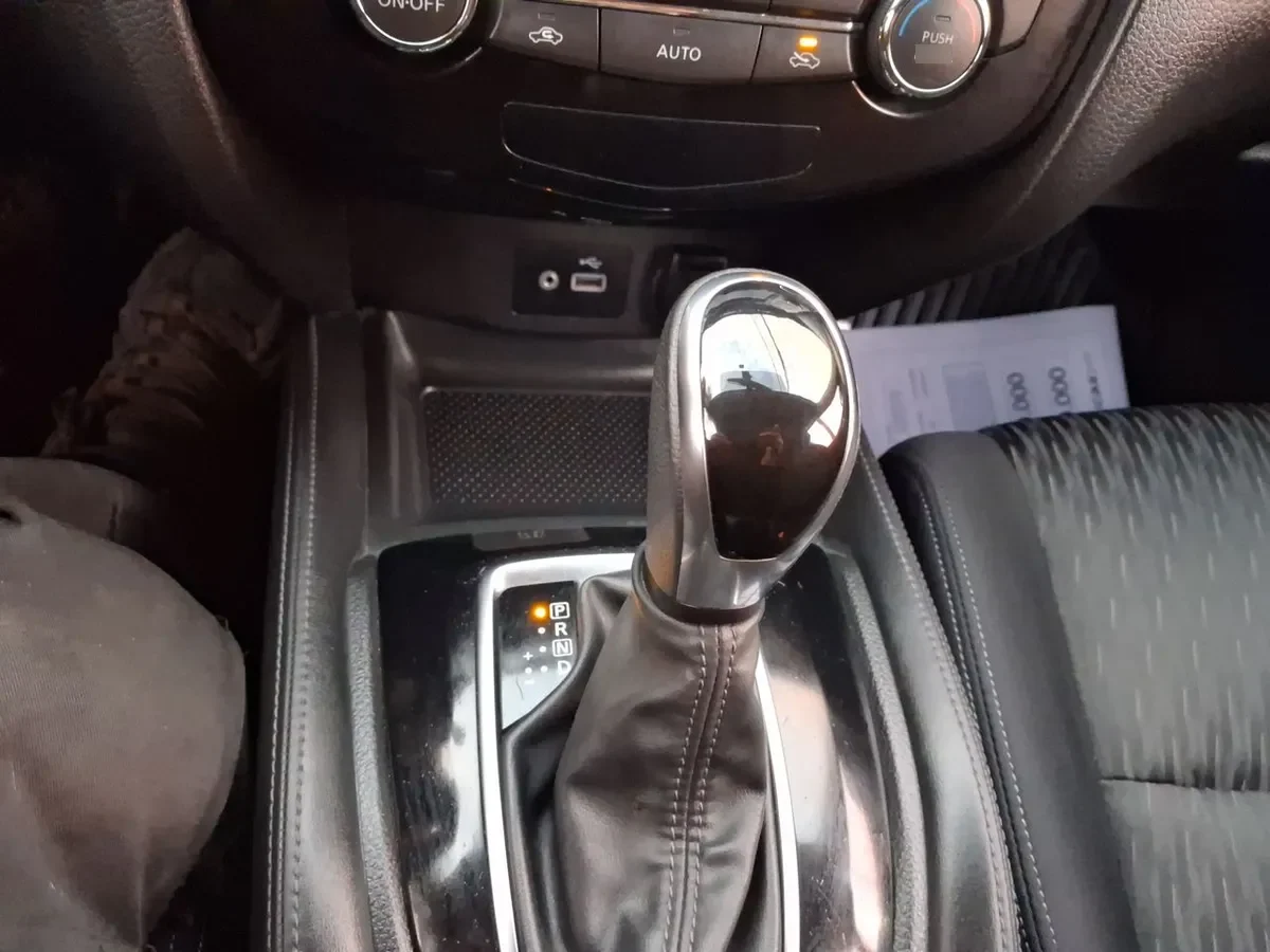 Nissan X-Trail 2.5 Advance 4x2 3row Cvt At 5p año 2023