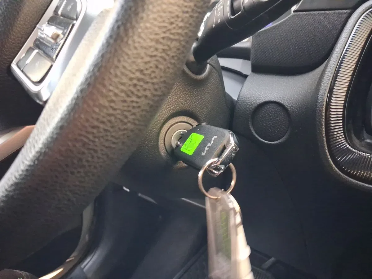 Kia Sonet 1.5 Ex 4x2 Ivt Ri At 5p año 2025