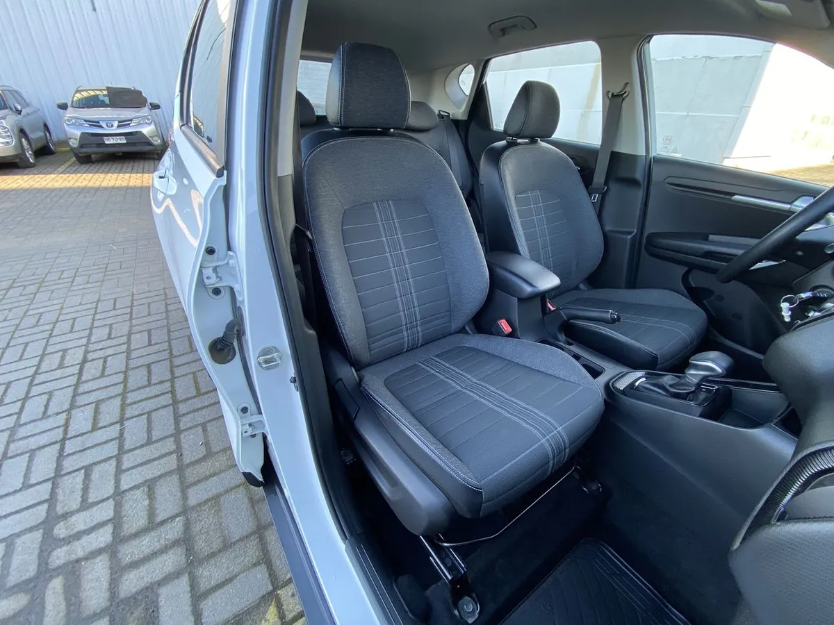 Kia Sonet 1.5 Ex 4x2 Ivt Ri At 5p año 2025