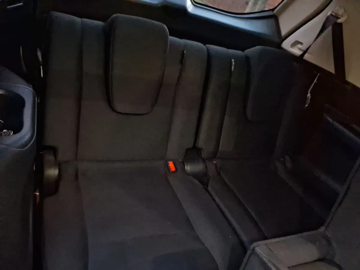 Nissan X-Trail 2.5 Advance 4x2 3row Cvt At 5p año 2023