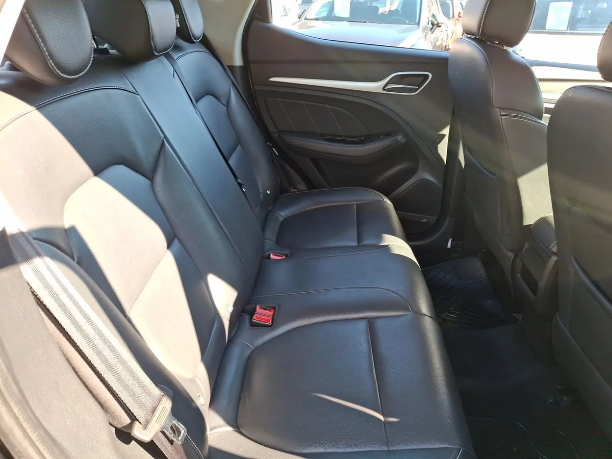 MG Mg Zs 1.5 Comfort 4x2 Mt 5p año 2023