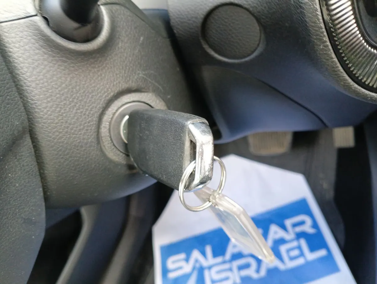 Kia Sonet 1.5 Ex 4x2 Ivt Ri At 5p año 2025