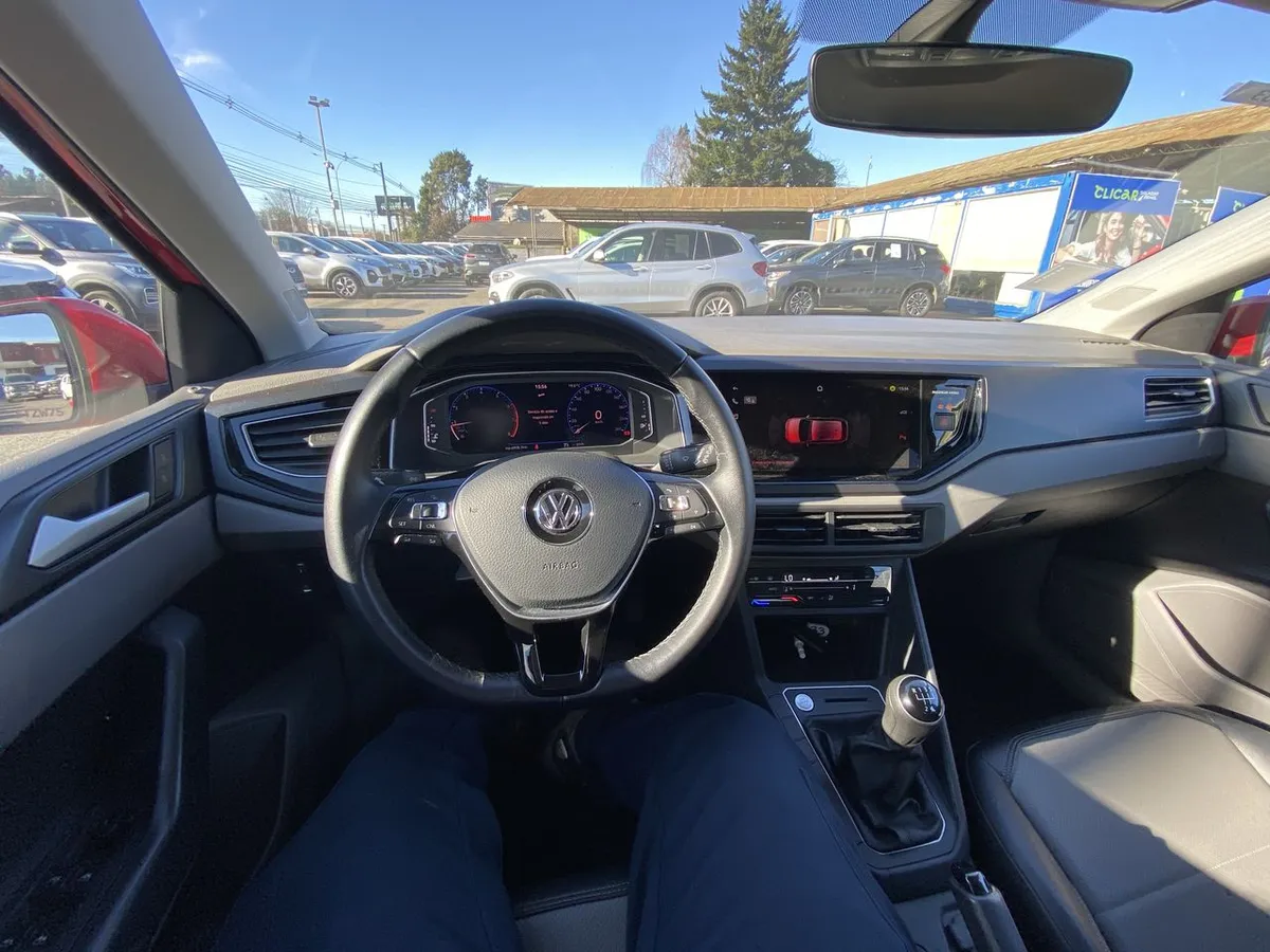 Volkswagen Polo 1.6 Highline 4x2 Hb Mt 5p año 2023