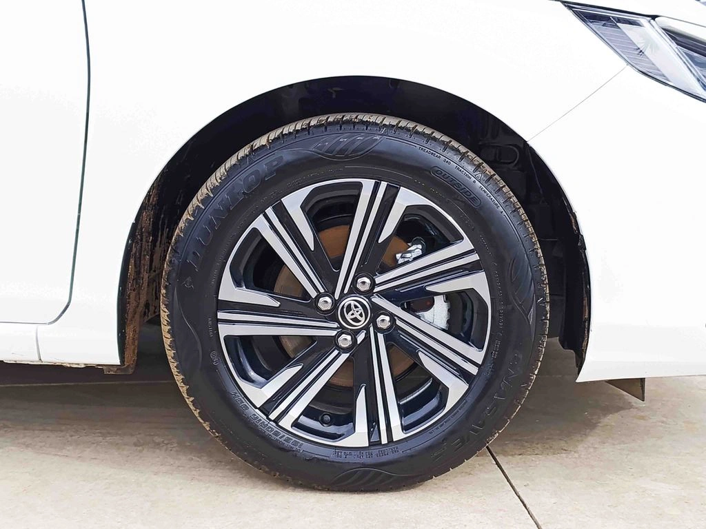 Toyota Yaris 1.5 E 4x2 Sdn Mt 4p año 2026