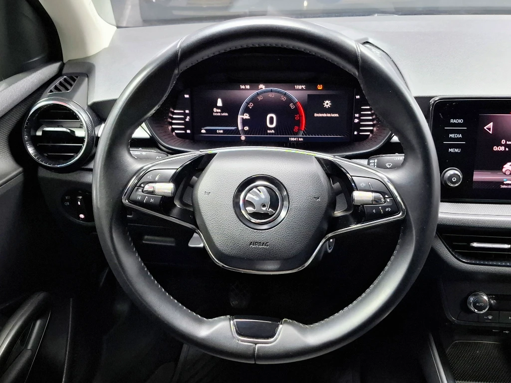Skoda Fabia 1.0 Tsi Mt - Ambition año 2023