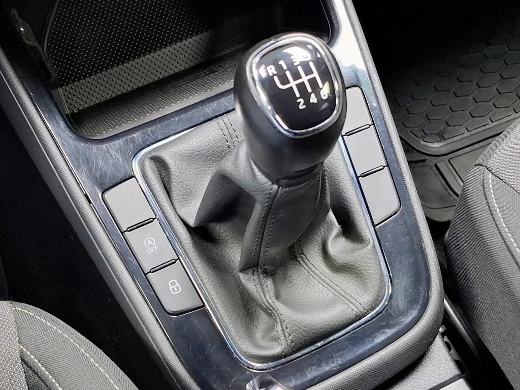 Skoda Fabia 1.0 Tsi Mt - Ambition año 2023