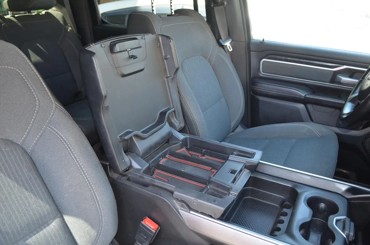 RAM 1500 3.6 Crew Cab Slt At 4x4 año 2021