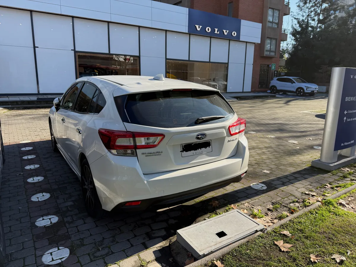 Subaru Impreza 2.0 Sport Dynamic At 4x4 año 2018