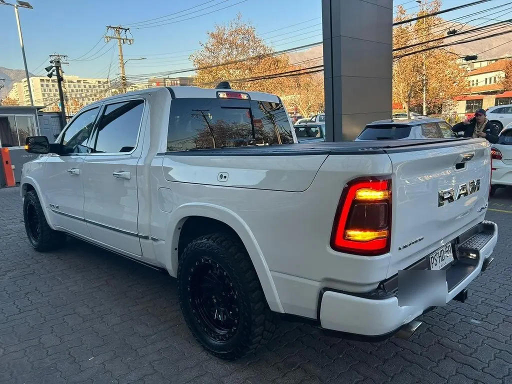 Ram 1500 5.7 Limited 4x4 At 4p año 2021