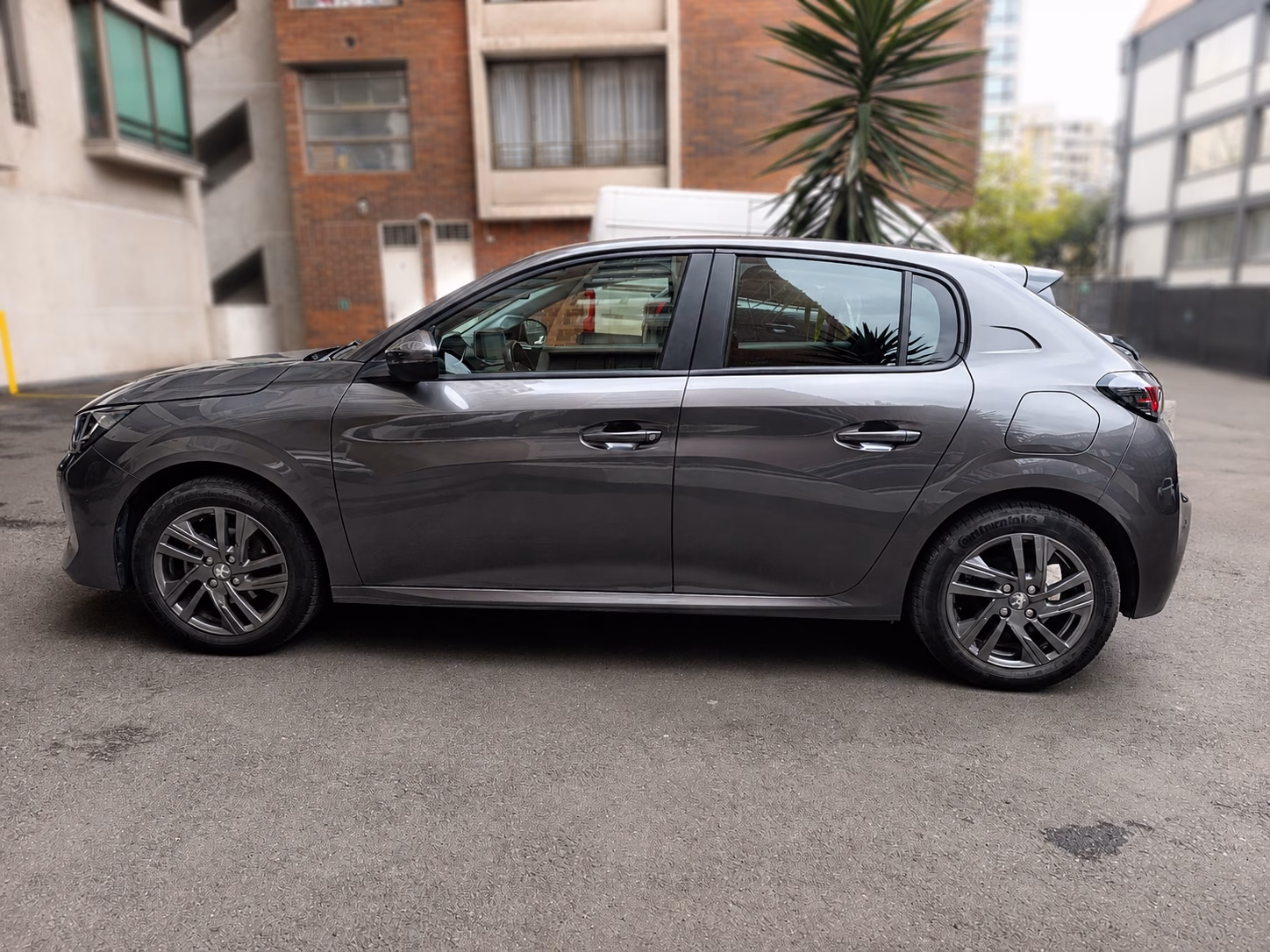 Peugeot 208 Puretech 1.2 año 2021