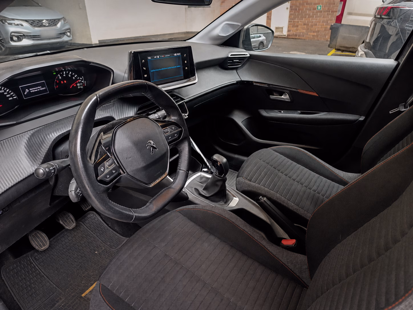 Peugeot 208 Puretech 1.2 año 2021