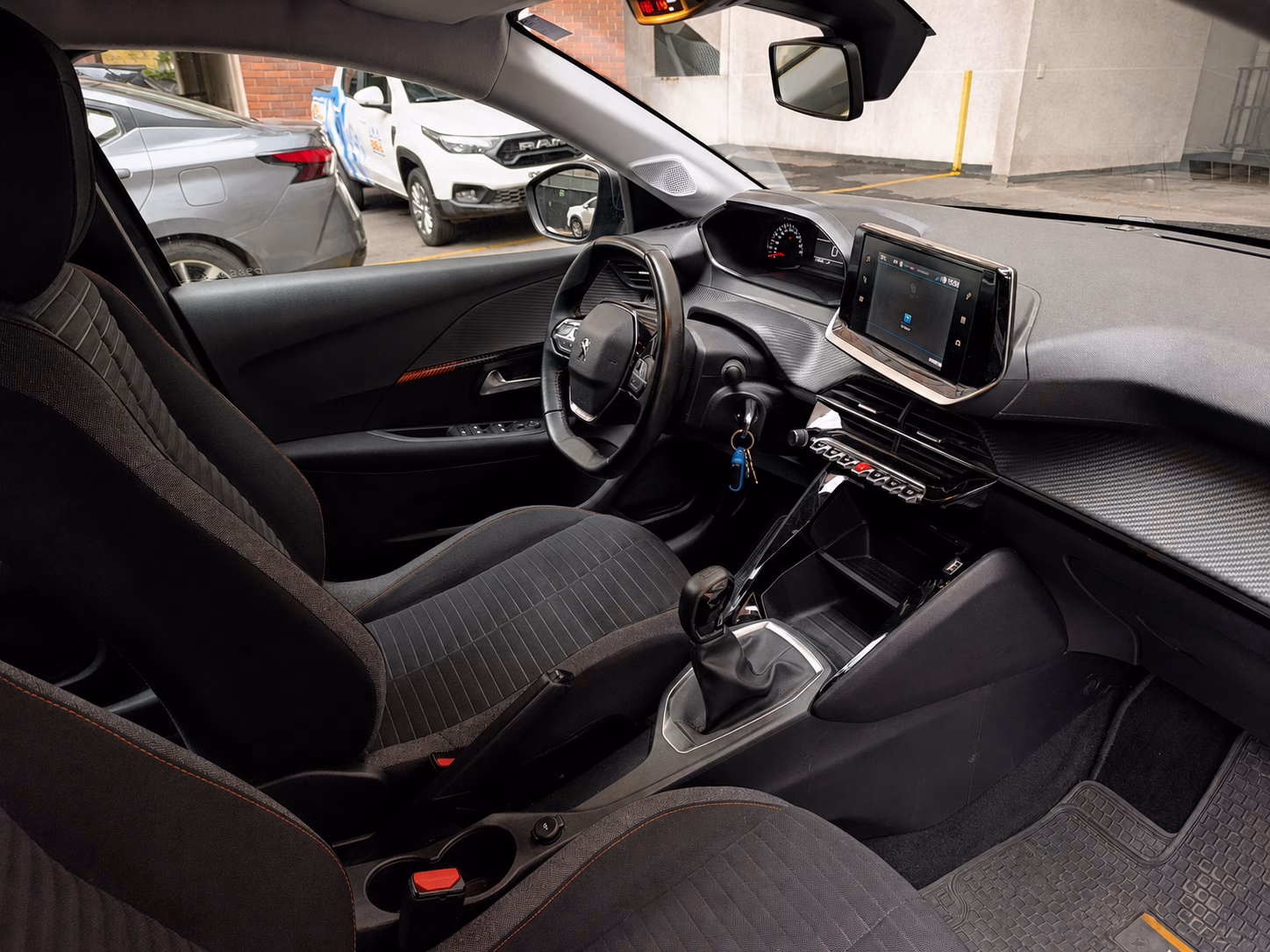 Peugeot 208 Puretech 1.2 año 2021