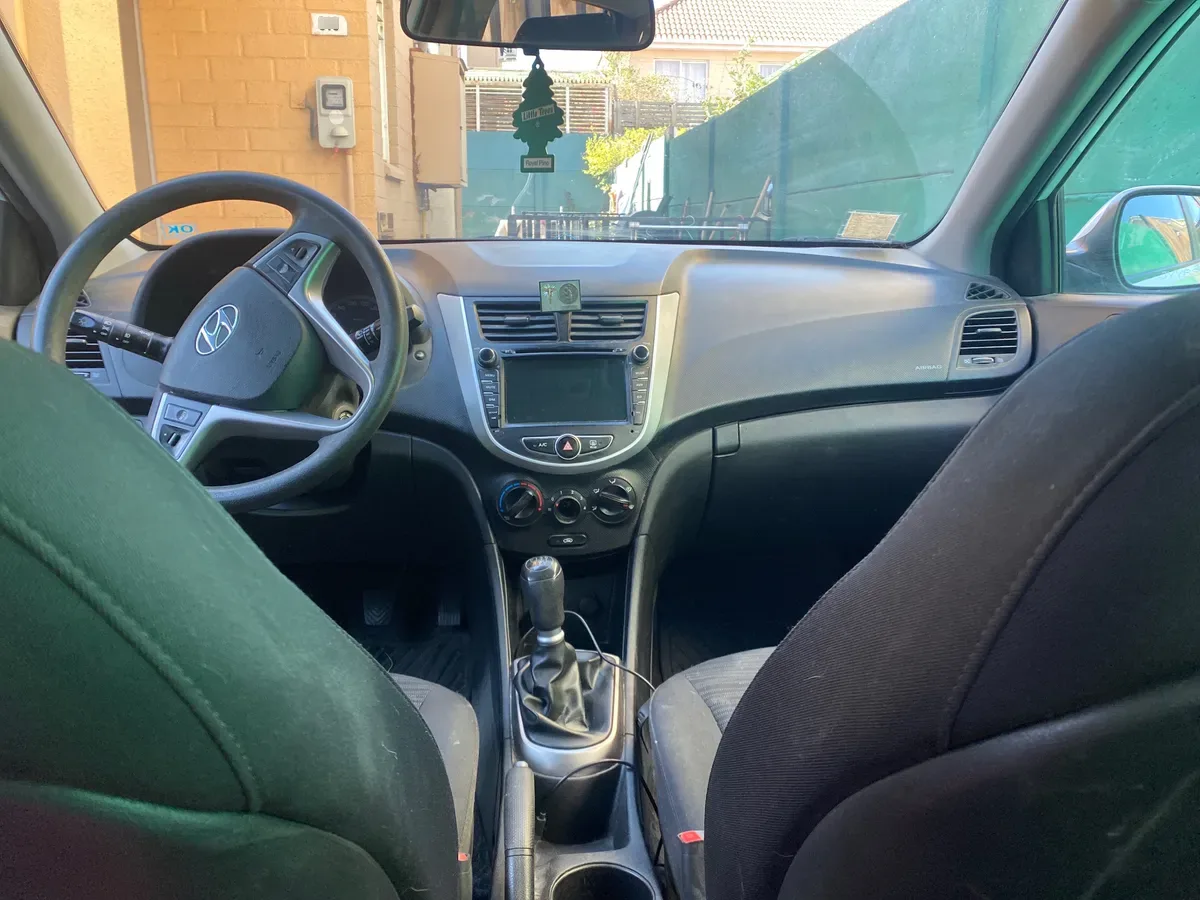 HYUNDAI ACCENT 1.4 Sdn Rb Gl 2ab Mt año 2018
