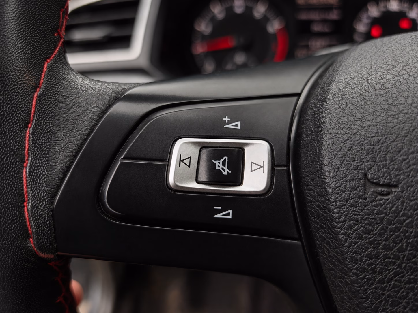 Volkswagen Saveiro 1.6 año 2020