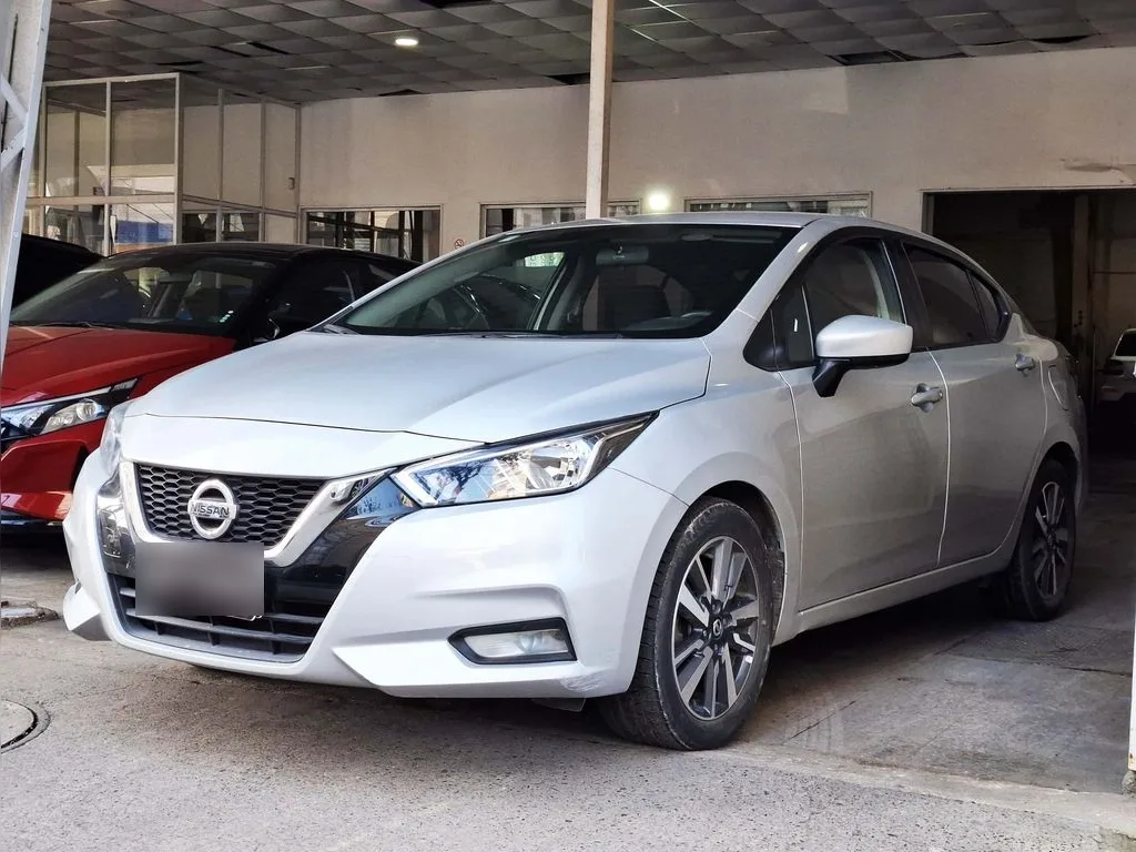 Nissan Versa Exclusive año 2023