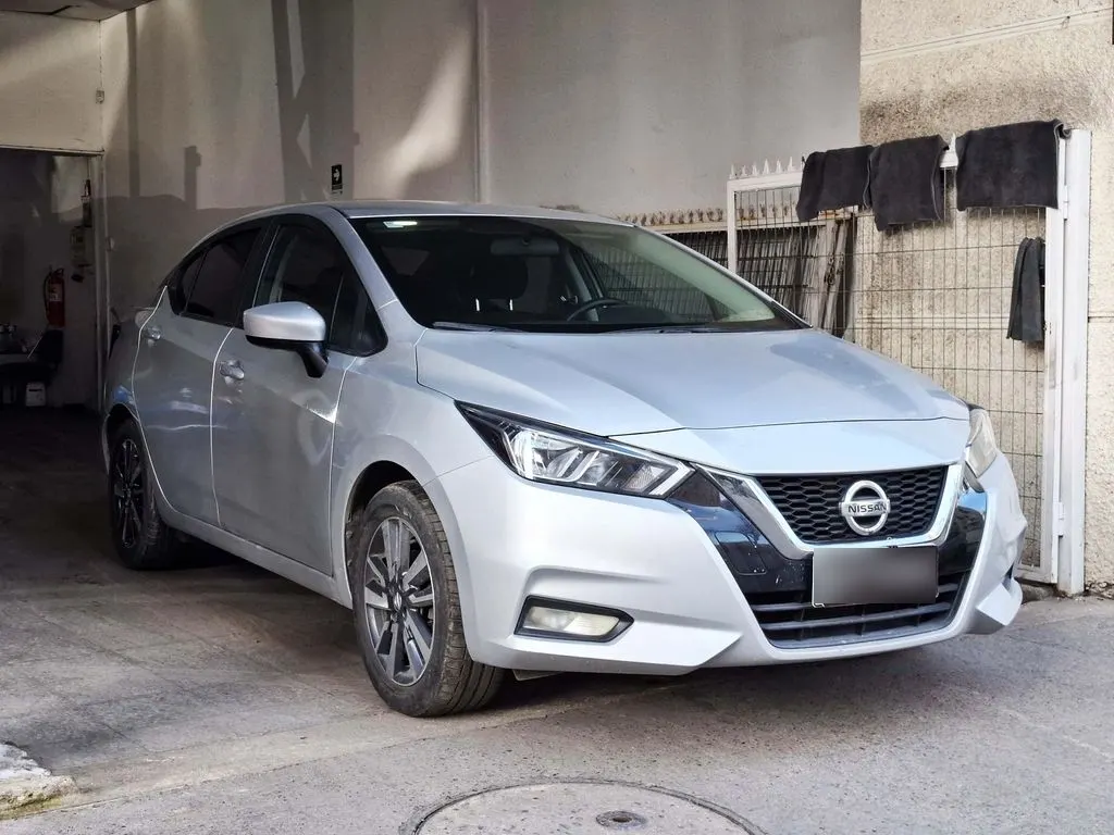 Nissan Versa Exclusive año 2023