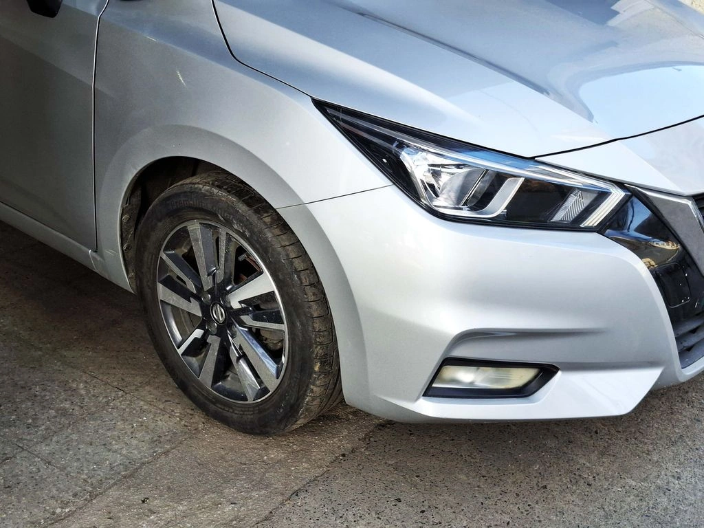 Nissan Versa Exclusive año 2023