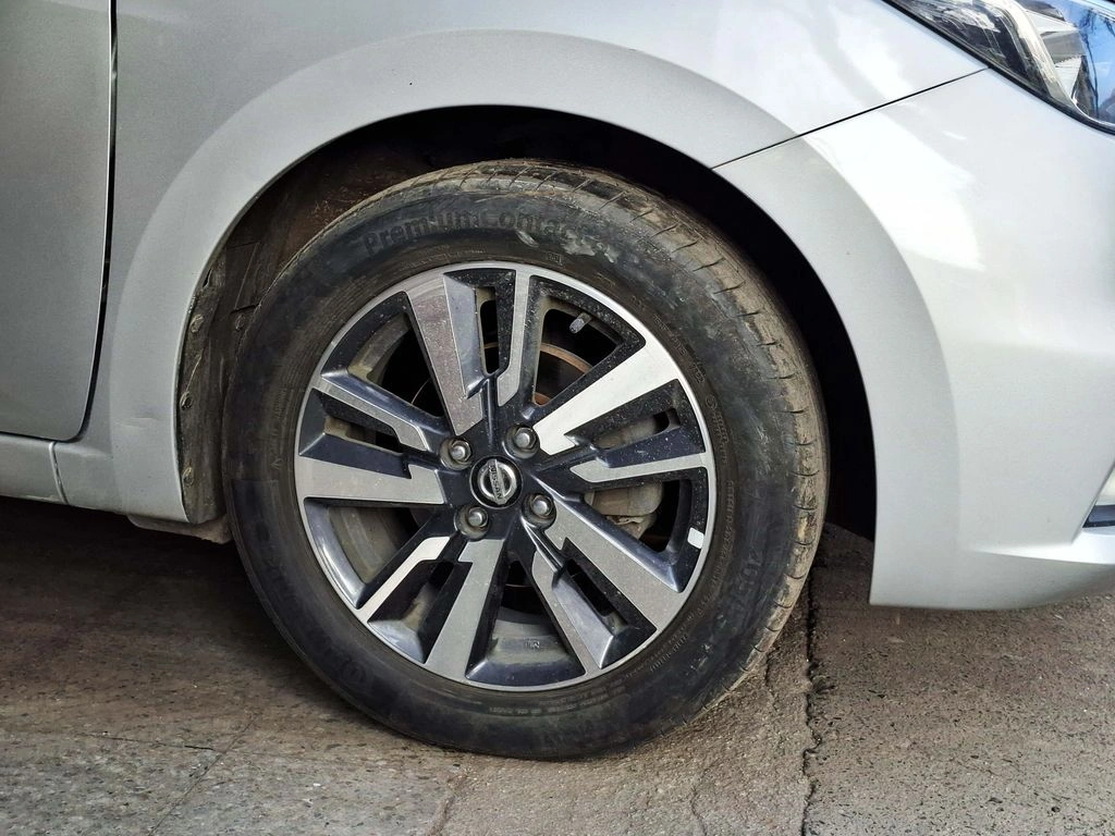 Nissan Versa Exclusive año 2023