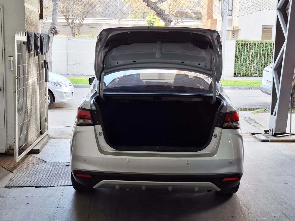Nissan Versa Exclusive año 2023