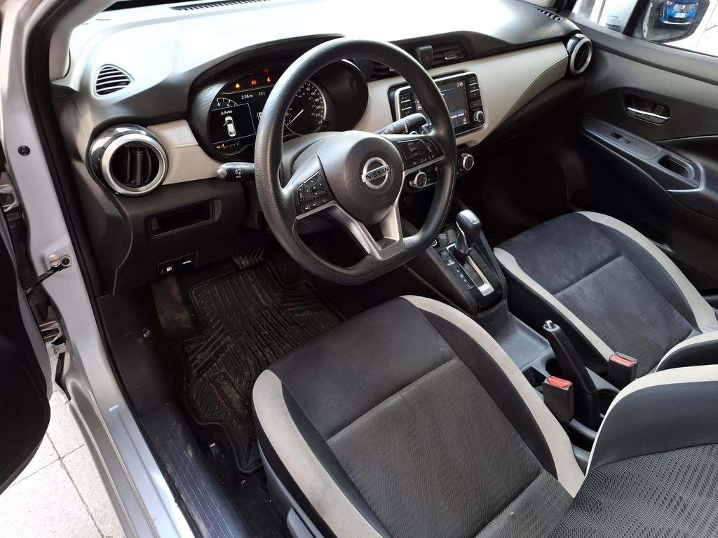 Nissan Versa Exclusive año 2023