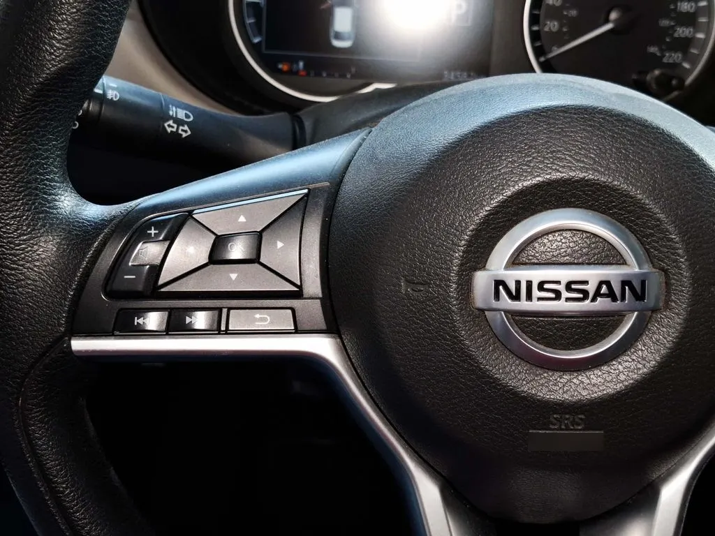 Nissan Versa Exclusive año 2023