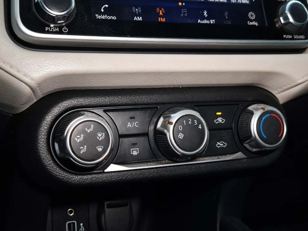Nissan Versa Exclusive año 2023