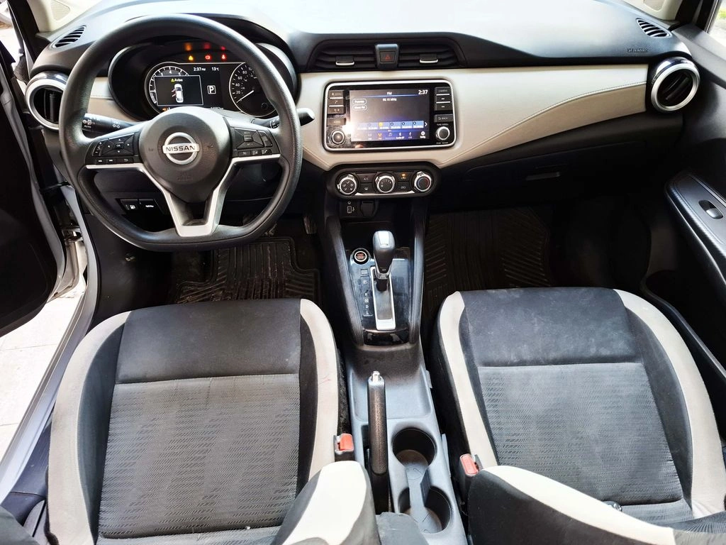 Nissan Versa Exclusive año 2023