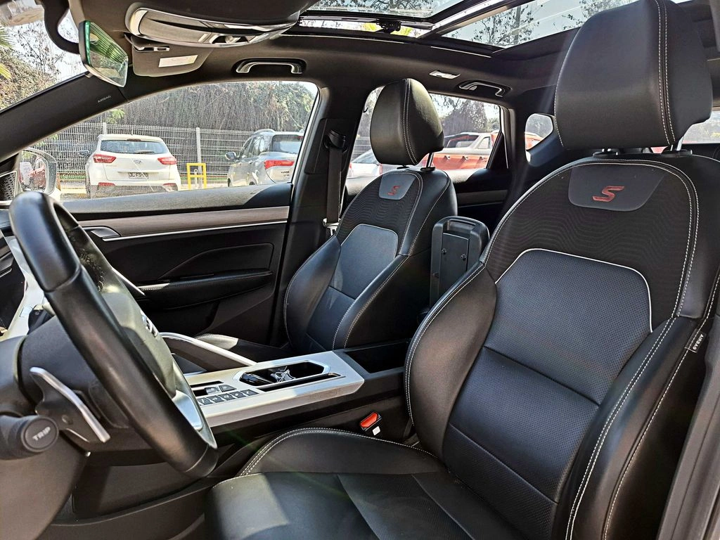 Geely Coolray Sport año 2023