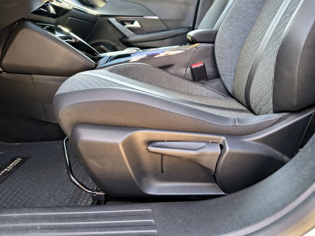 Peugeot 2008 Allure año 2025
