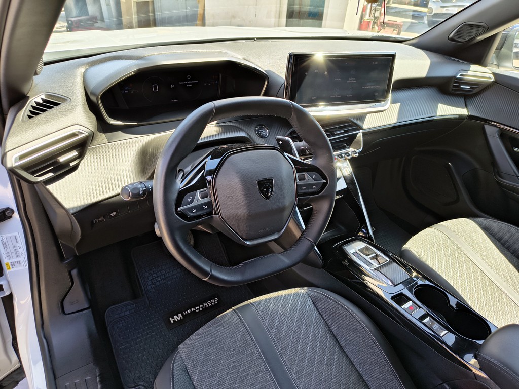 Peugeot 2008 Allure año 2025