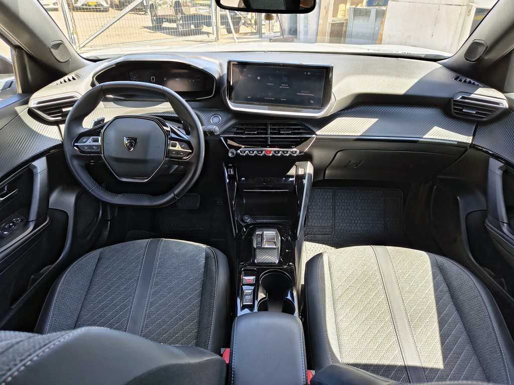 Peugeot 2008 Allure año 2025