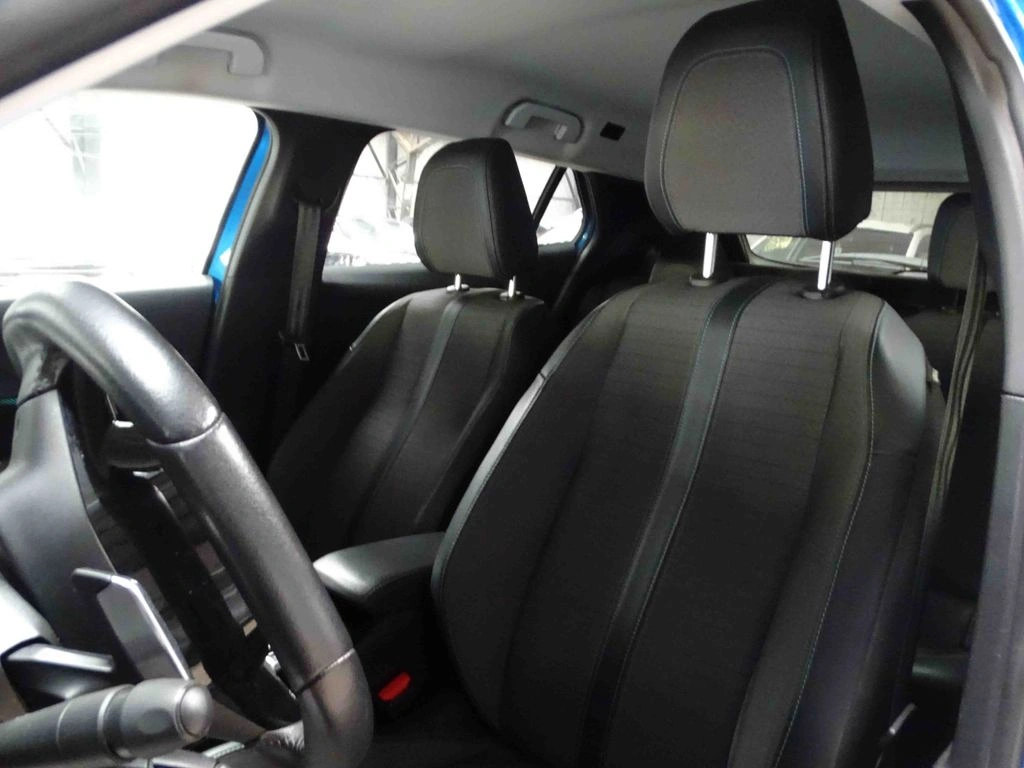 Peugeot 2008 Allure Pack año 2022