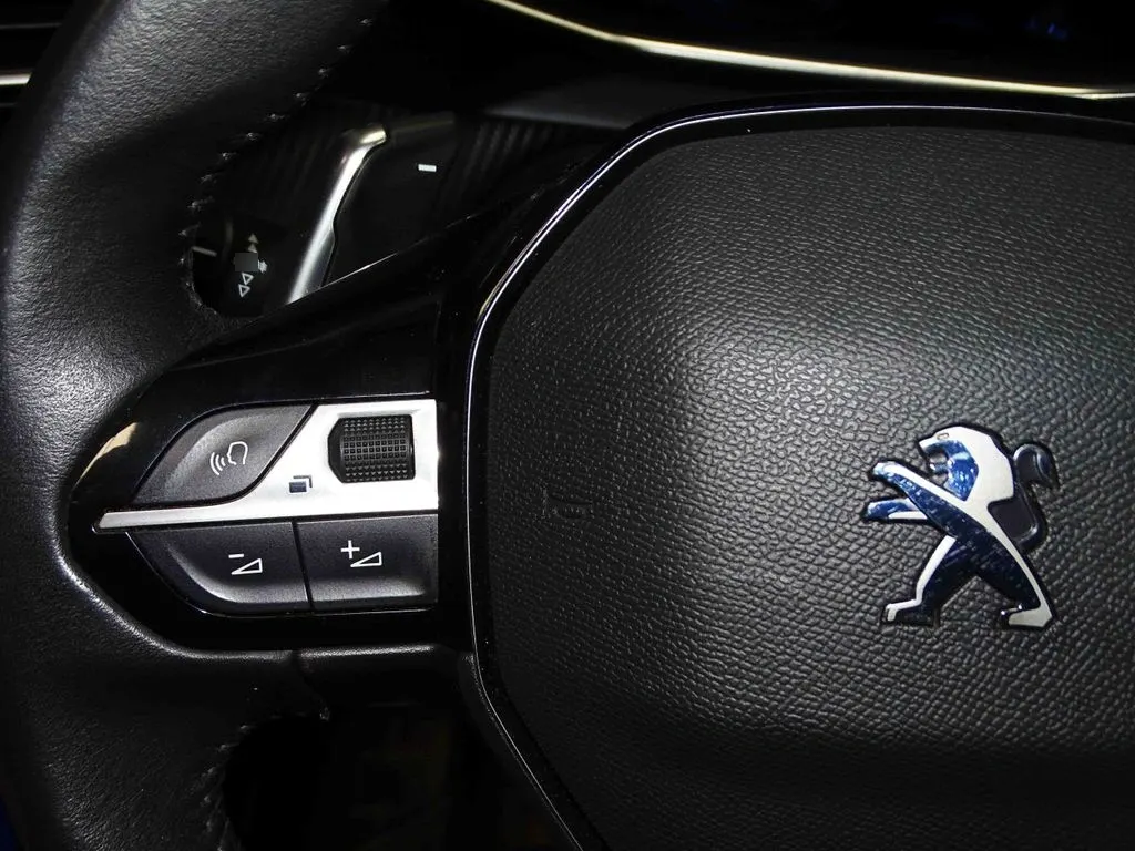 Peugeot 2008 Allure Pack año 2022