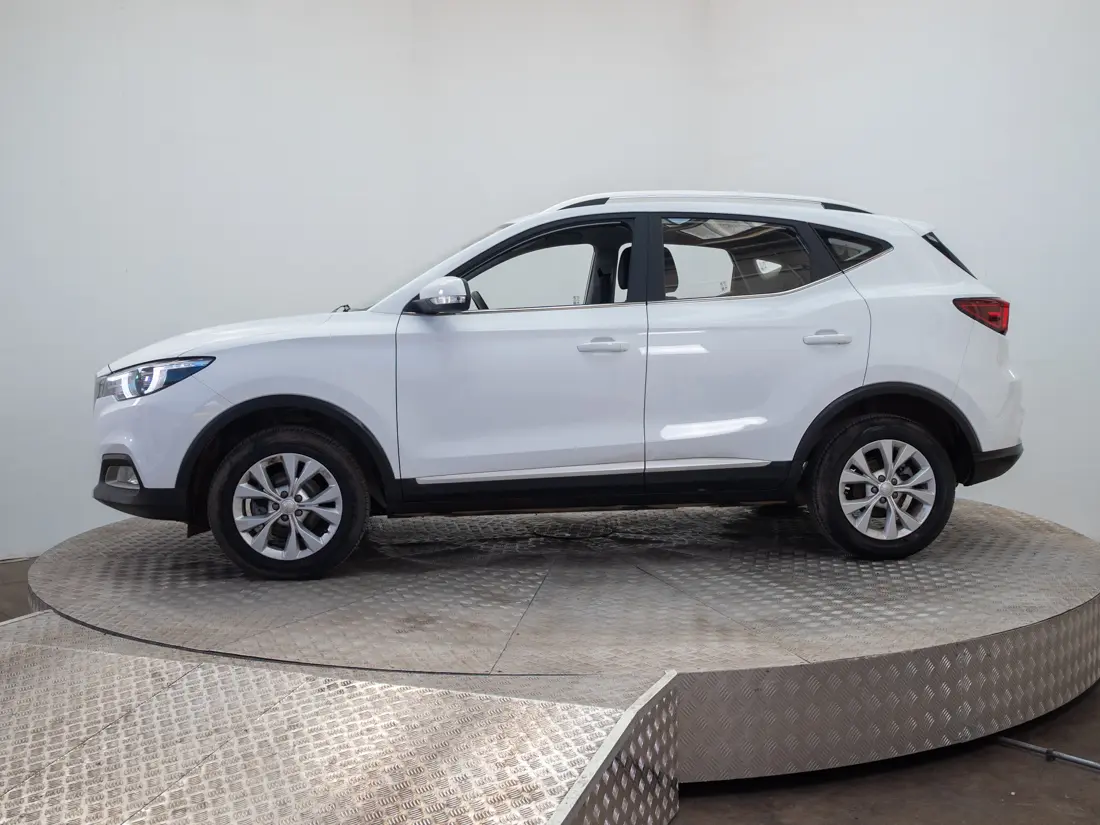 MG Zs Zs 1.5l Mt Std (e5) año 2025
