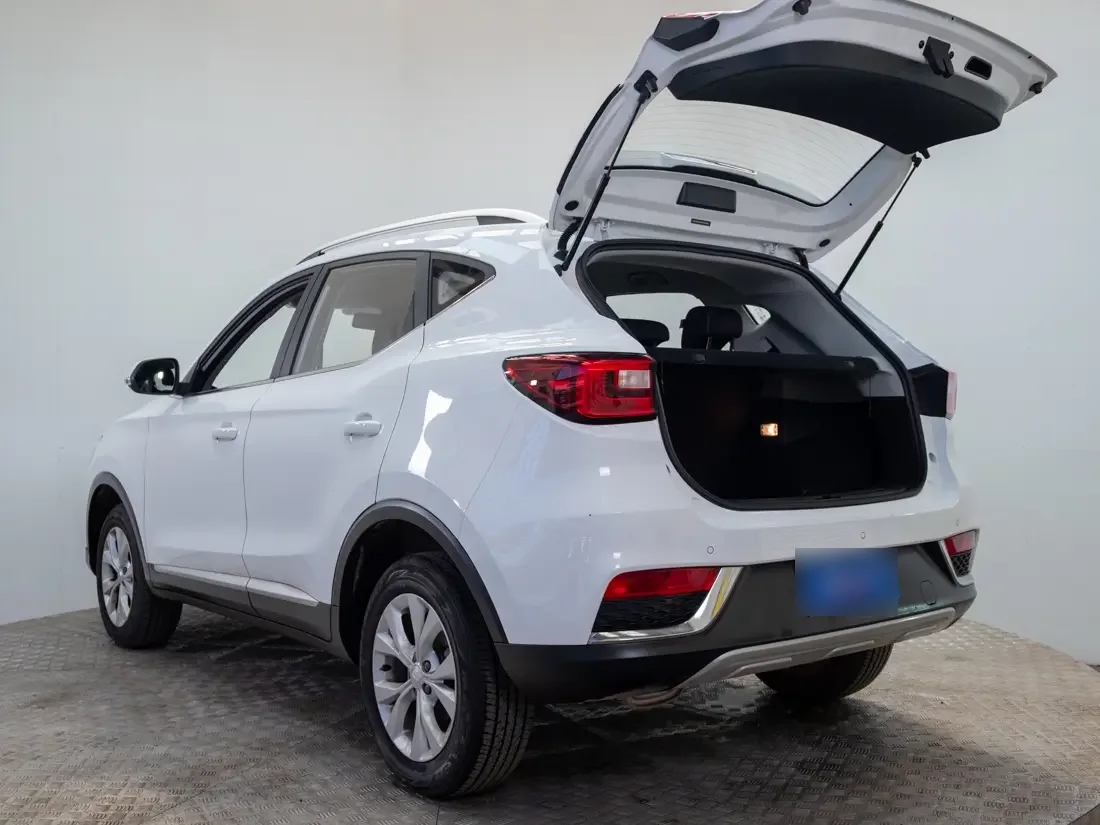MG Zs Zs 1.5l Mt Std (e5) año 2025
