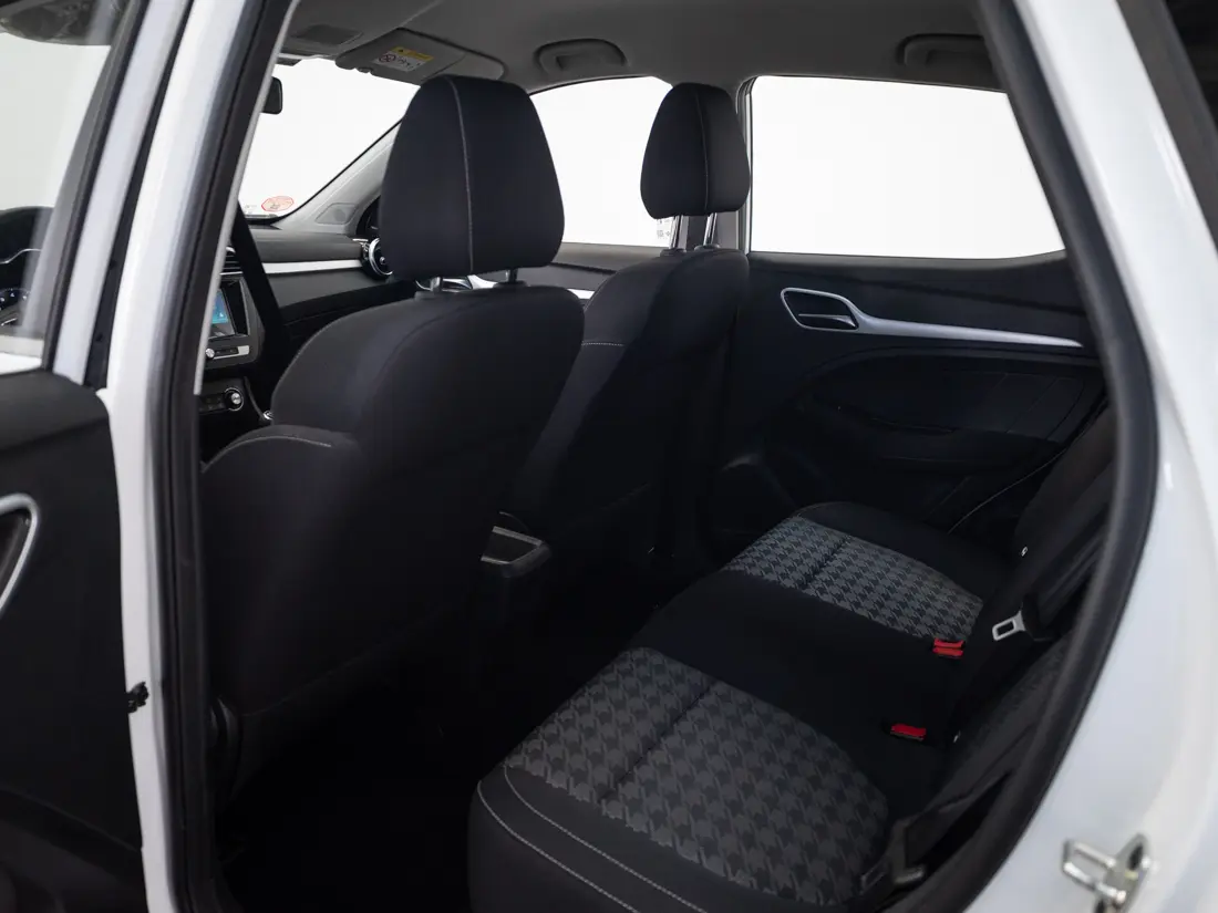 MG Zs Zs 1.5l Mt Std (e5) año 2025