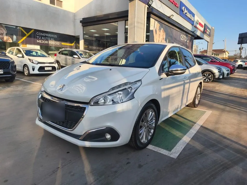 Peugeot 208 Signature 1.2 Mt Hb Pure Tech año 2020