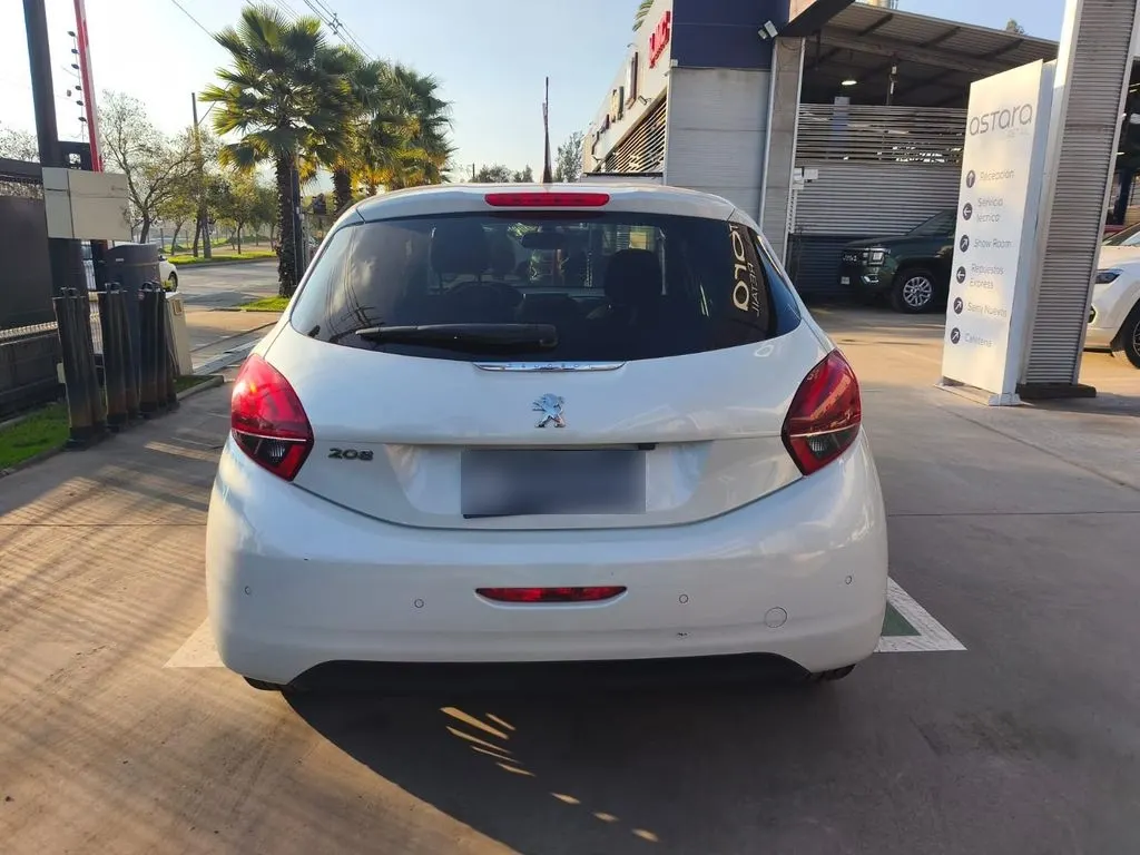 Peugeot 208 Signature 1.2 Mt Hb Pure Tech año 2020