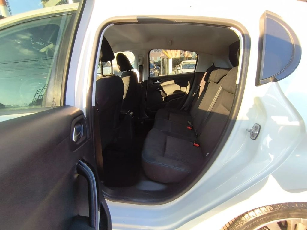 Peugeot 208 Signature 1.2 Mt Hb Pure Tech año 2020